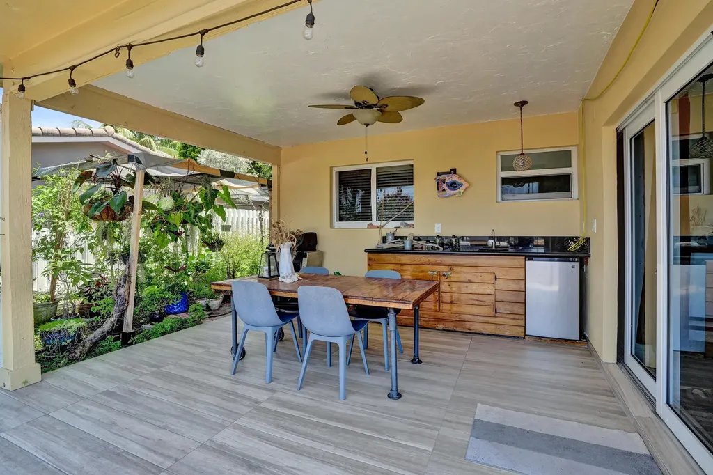 2265 SE 12th Street Pompano Beach FL 33062