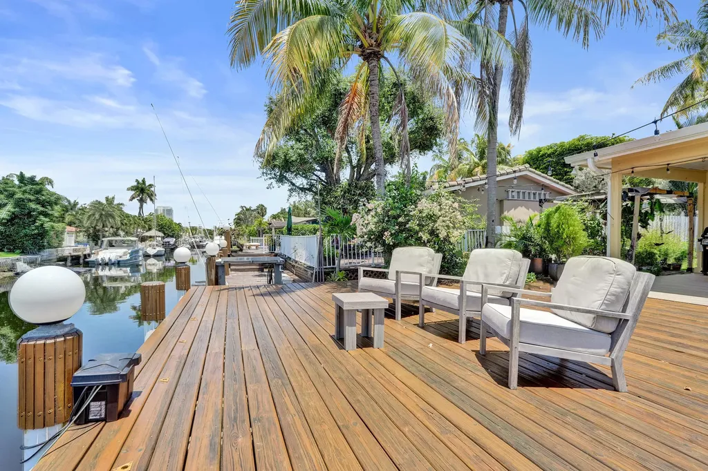 2265 SE 12th Street Pompano Beach FL 33062