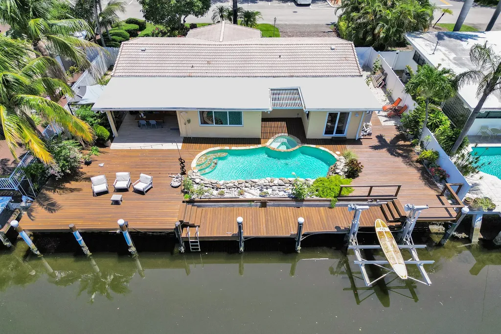 2265 SE 12th Street Pompano Beach FL 33062