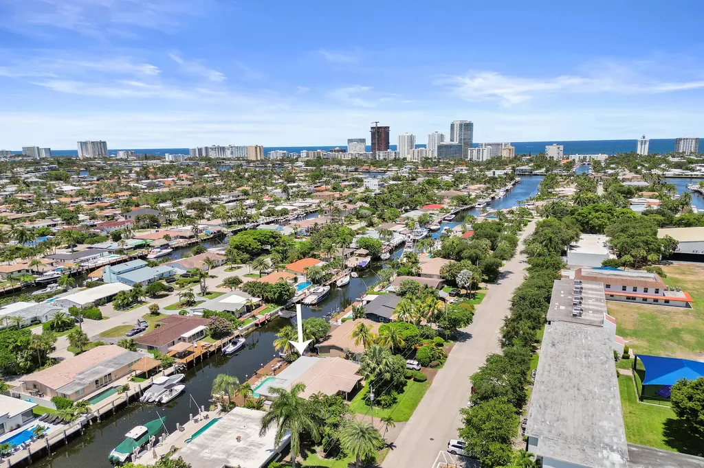 2265 SE 12th Street Pompano Beach FL 33062