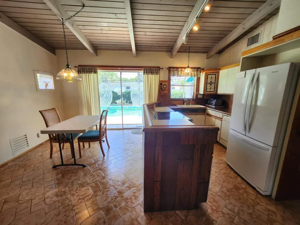 111 SE 7th Street Pompano Beach FL 33060