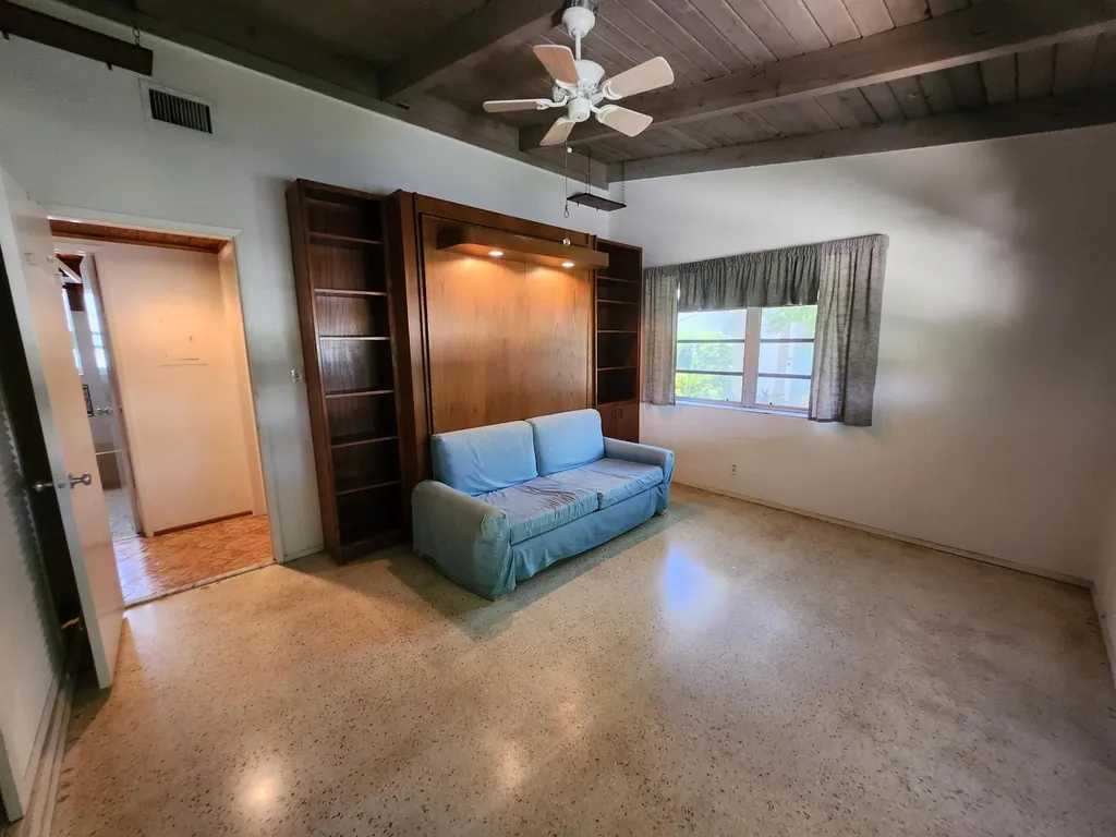 111 SE 7th Street Pompano Beach FL 33060