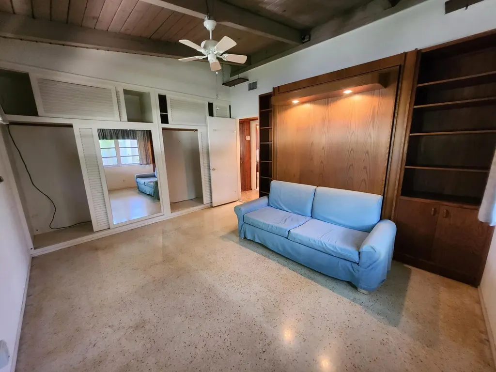 111 SE 7th Street Pompano Beach FL 33060