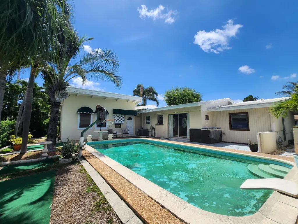 111 SE 7th Street Pompano Beach FL 33060