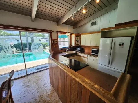 111 SE 7th Street Pompano Beach FL 33060