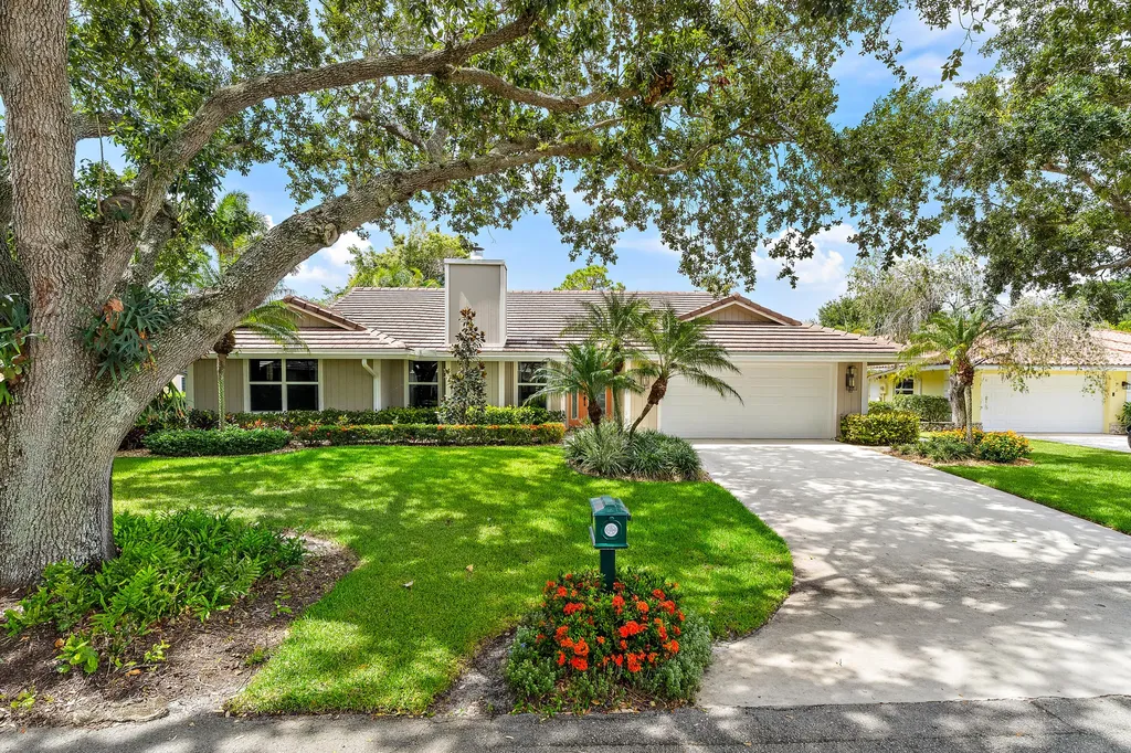 10 Bentwood Road Palm Beach Gardens FL 33418