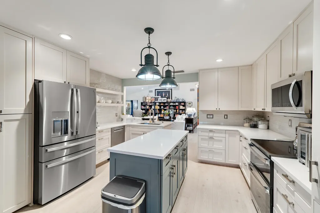 10 Bentwood Road Palm Beach Gardens FL 33418