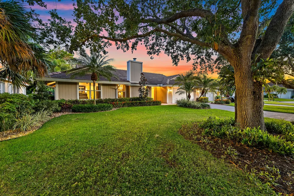 10 Bentwood Road Palm Beach Gardens FL 33418