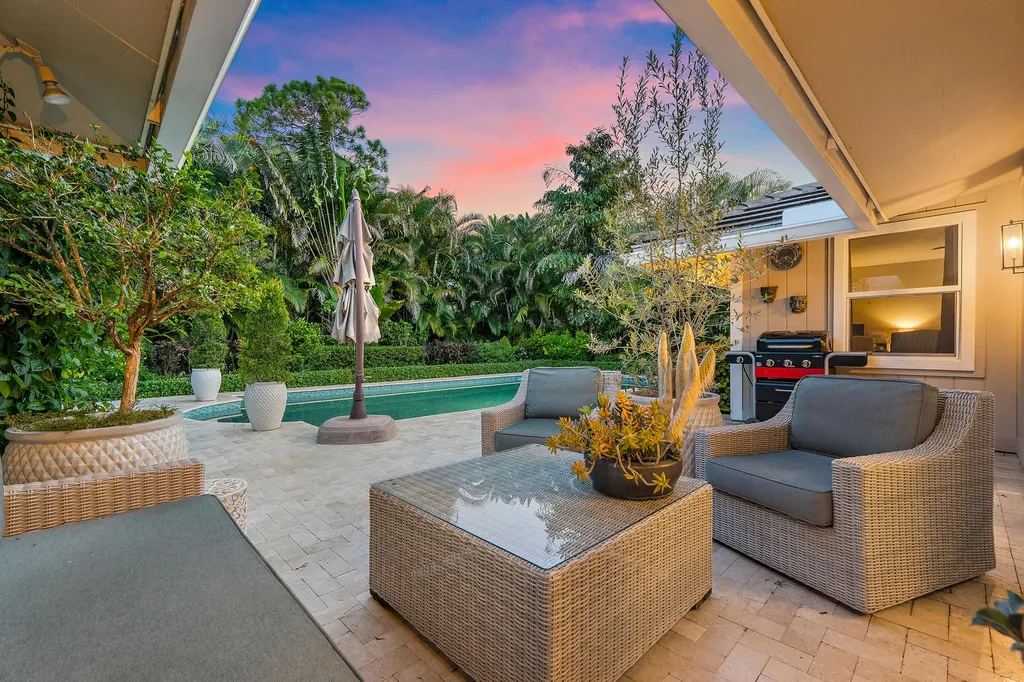10 Bentwood Road Palm Beach Gardens FL 33418