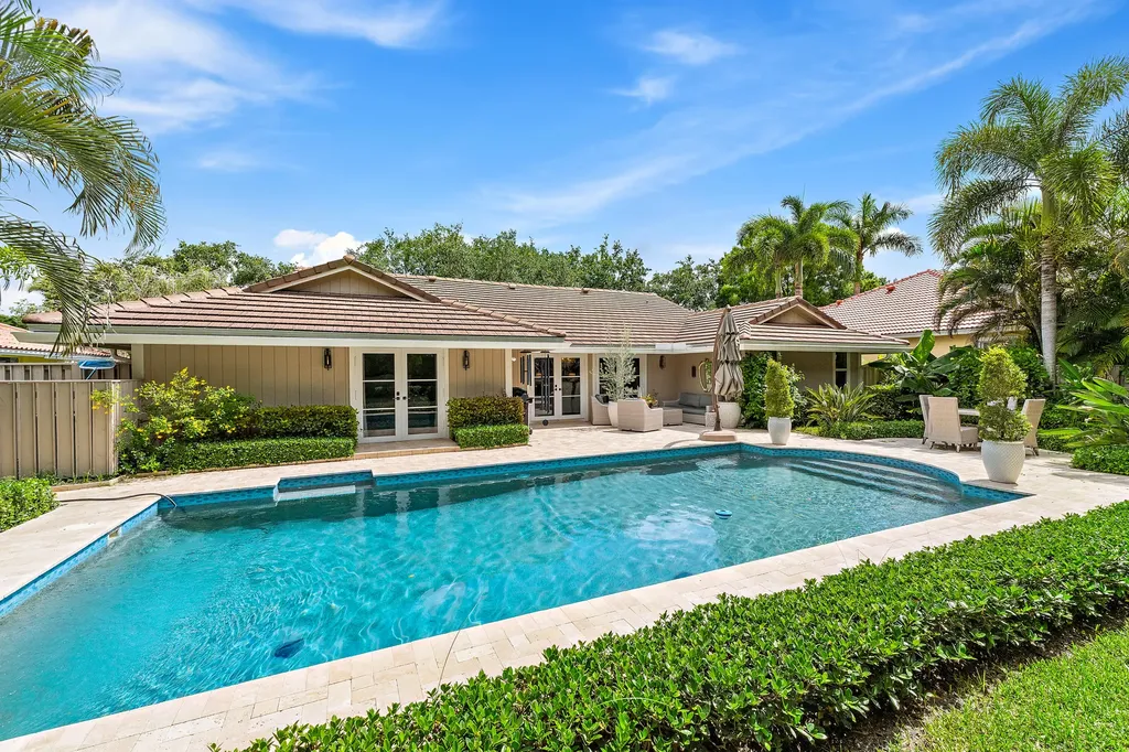 10 Bentwood Road Palm Beach Gardens FL 33418