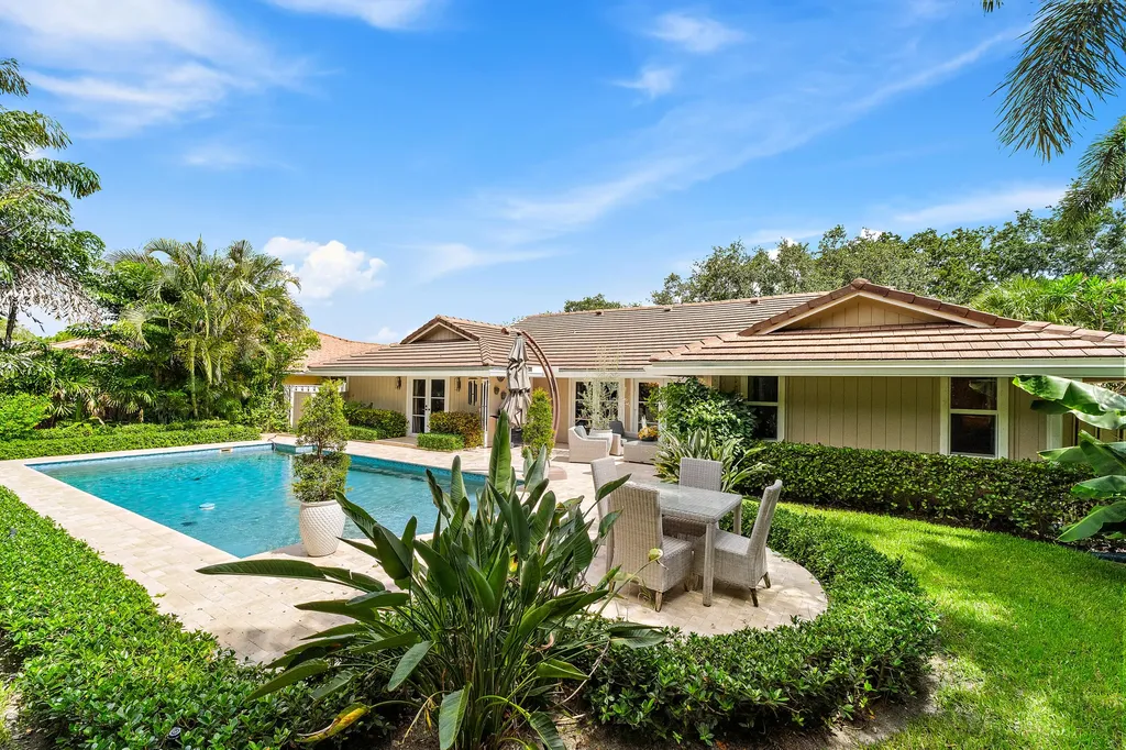 10 Bentwood Road Palm Beach Gardens FL 33418