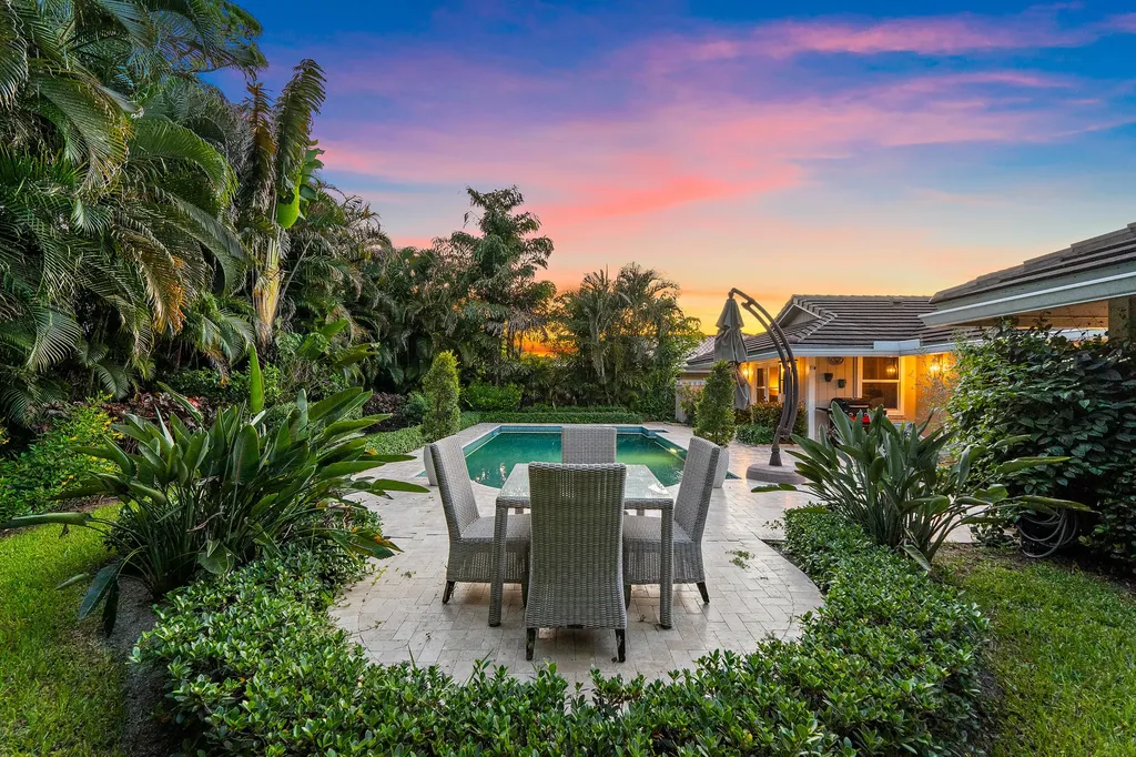 10 Bentwood Road Palm Beach Gardens FL 33418