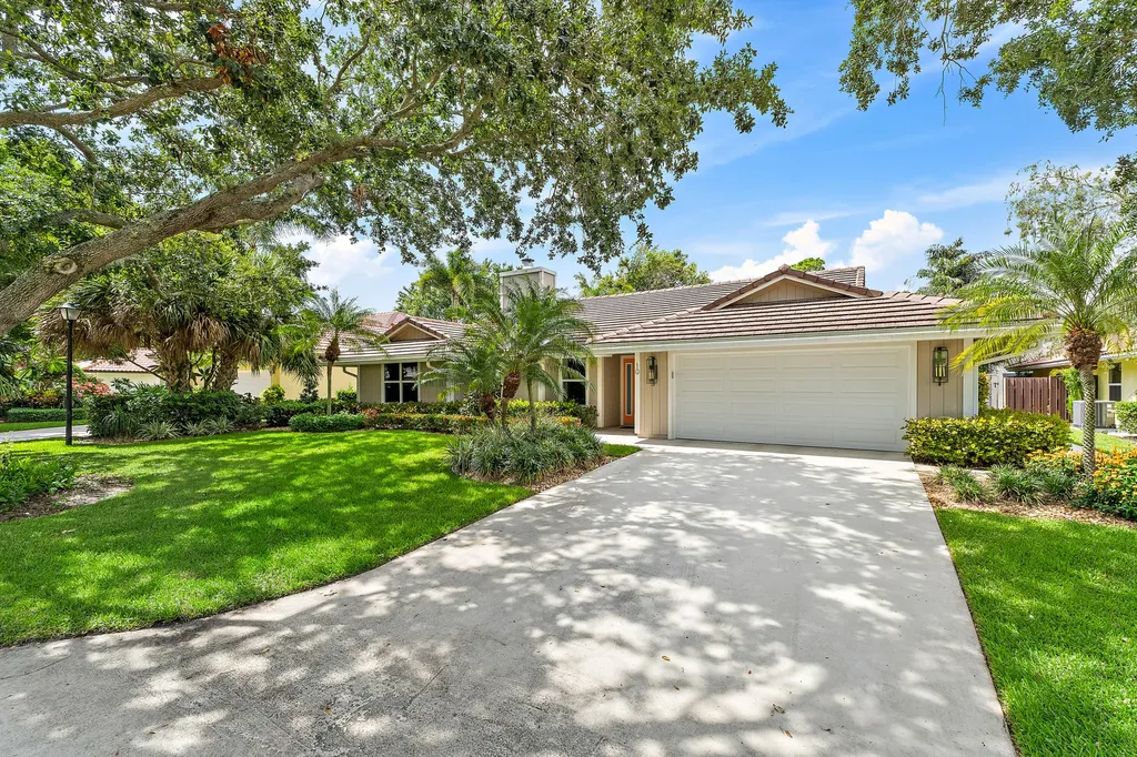 10 Bentwood Road Palm Beach Gardens FL 33418