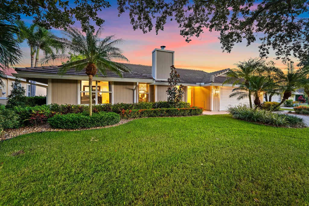 10 Bentwood Road Palm Beach Gardens FL 33418
