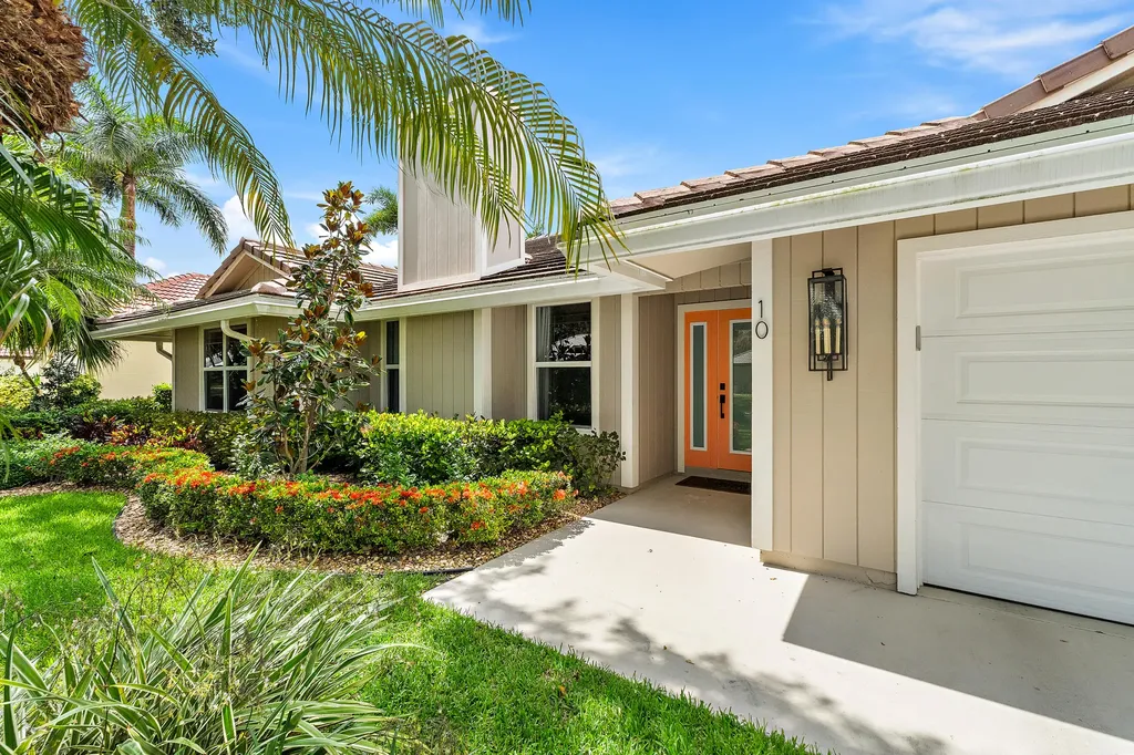 10 Bentwood Road Palm Beach Gardens FL 33418