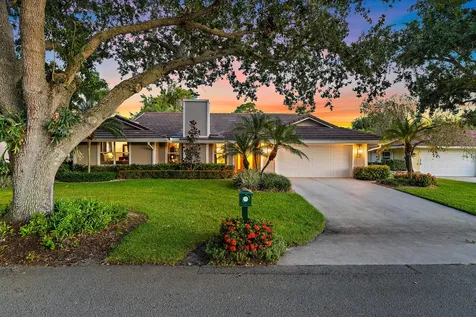 10 Bentwood Road Palm Beach Gardens FL 33418