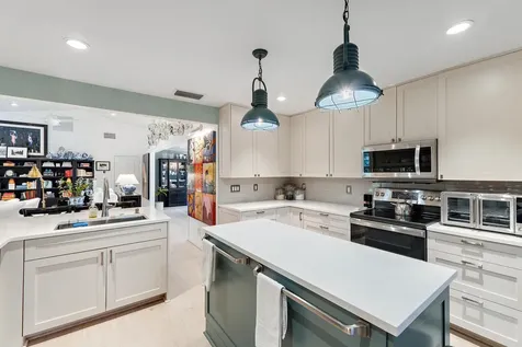 10 Bentwood Road Palm Beach Gardens FL 33418