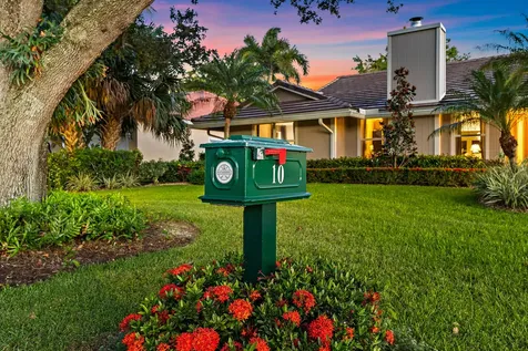10 Bentwood Road Palm Beach Gardens FL 33418