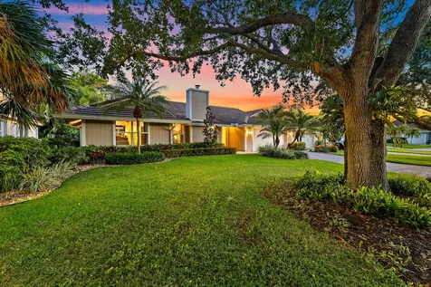 10 Bentwood Road Palm Beach Gardens FL 33418