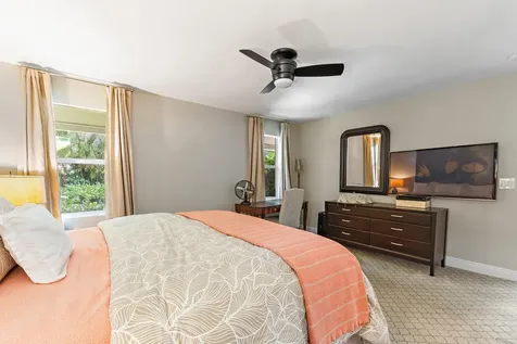 10 Bentwood Road Palm Beach Gardens FL 33418