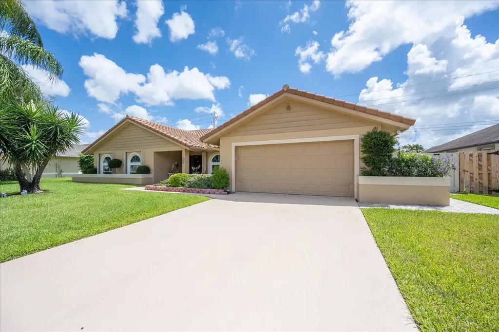 1654 Farmington Circle Wellington FL 33414