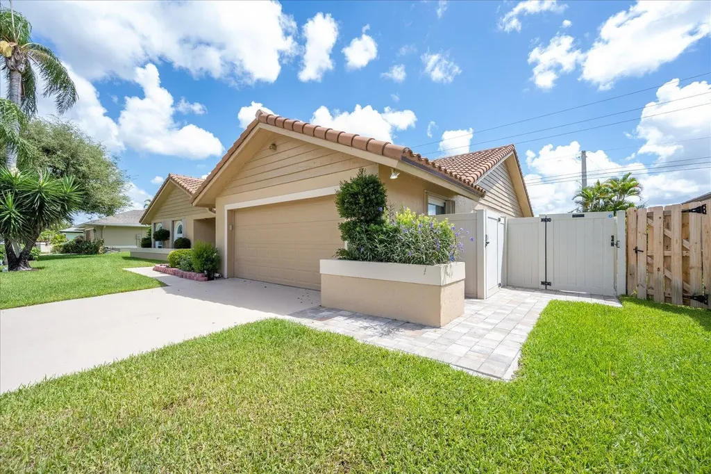 1654 Farmington Circle Wellington FL 33414