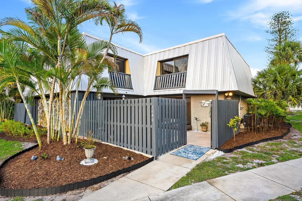 3840 SE Jefferson Street Stuart FL 34997