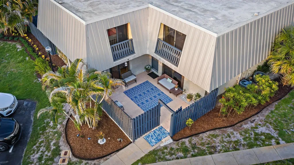 3840 SE Jefferson Street Stuart FL 34997