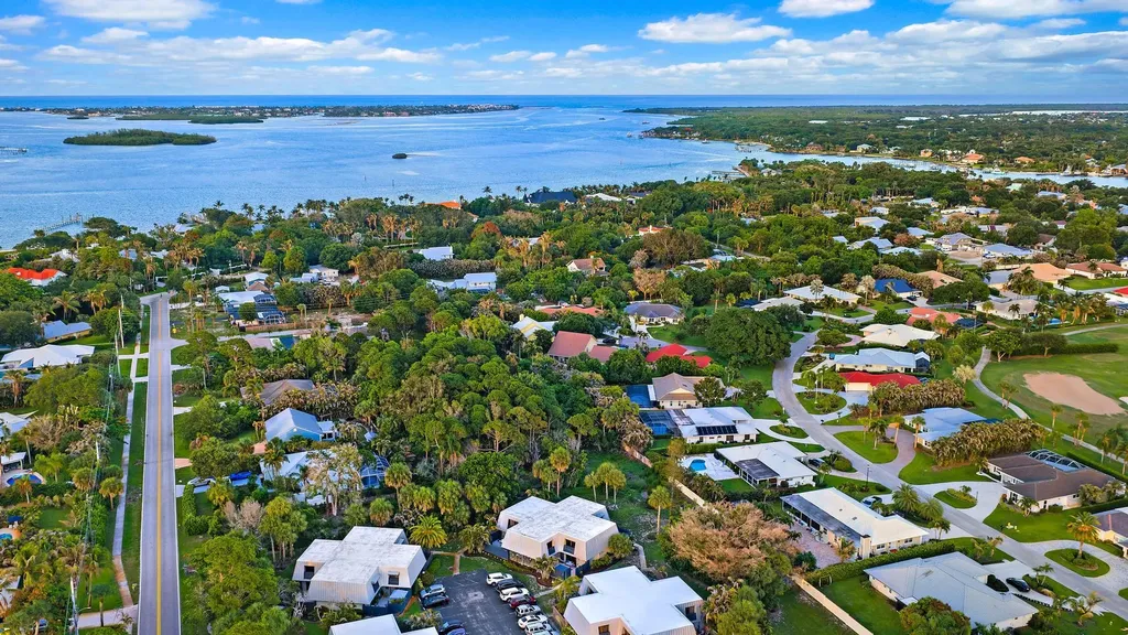 3840 SE Jefferson Street Stuart FL 34997