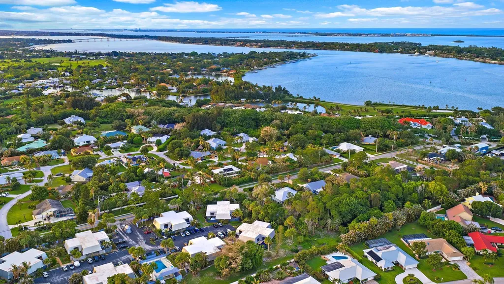 3840 SE Jefferson Street Stuart FL 34997
