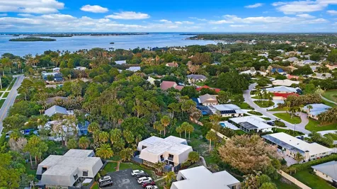 3840 SE Jefferson Street Stuart FL 34997