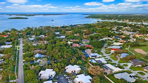 3840 SE Jefferson Street Stuart FL 34997