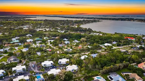 3840 SE Jefferson Street Stuart FL 34997