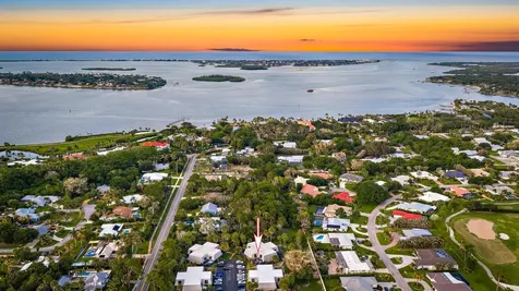3840 SE Jefferson Street Stuart FL 34997