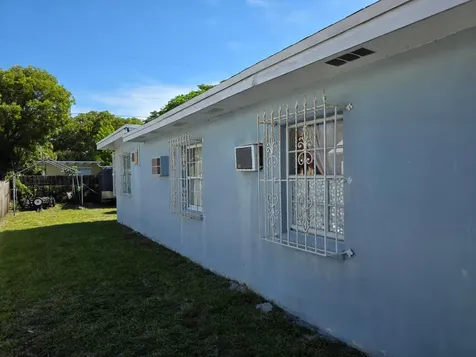 528 49th Street West Palm Beach FL 33407