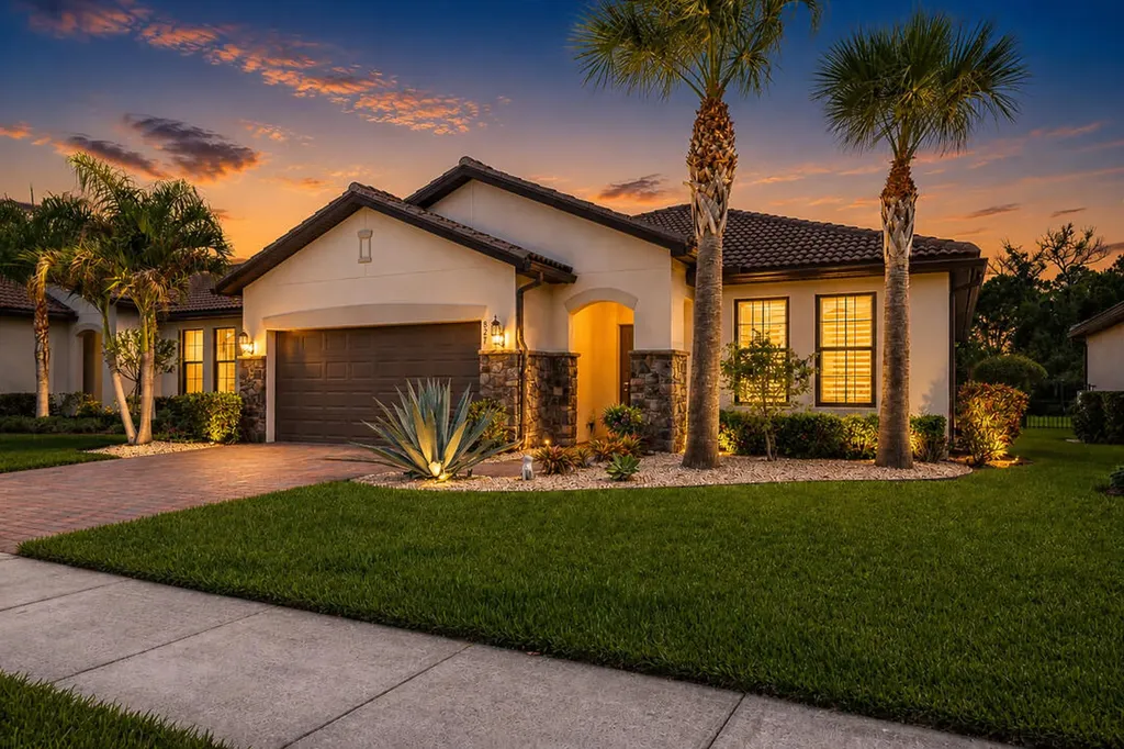827 SE Villandry Way Port St Lucie FL 34984