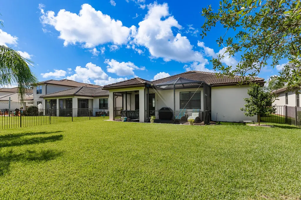 827 SE Villandry Way Port St Lucie FL 34984