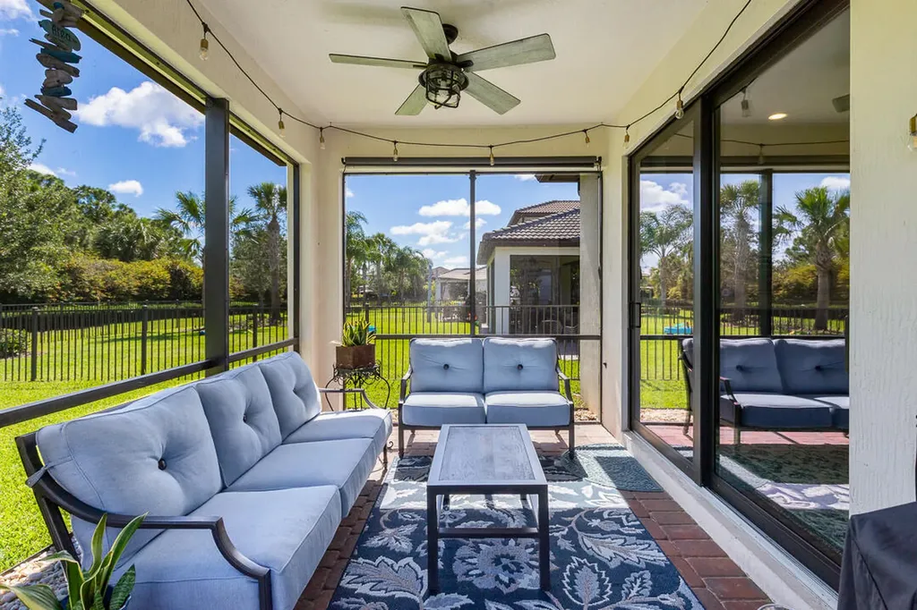 827 SE Villandry Way Port St Lucie FL 34984