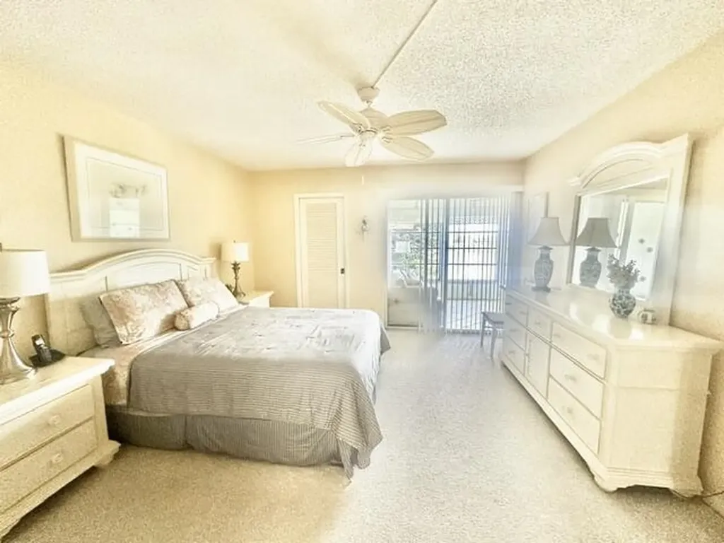 3018 Ainslie B Boca Raton FL 33434