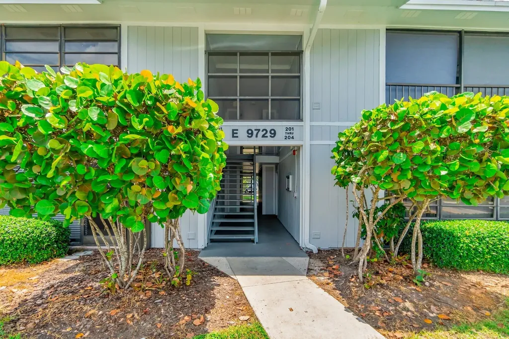 9729 Hammocks Boulevard Miami FL 33196