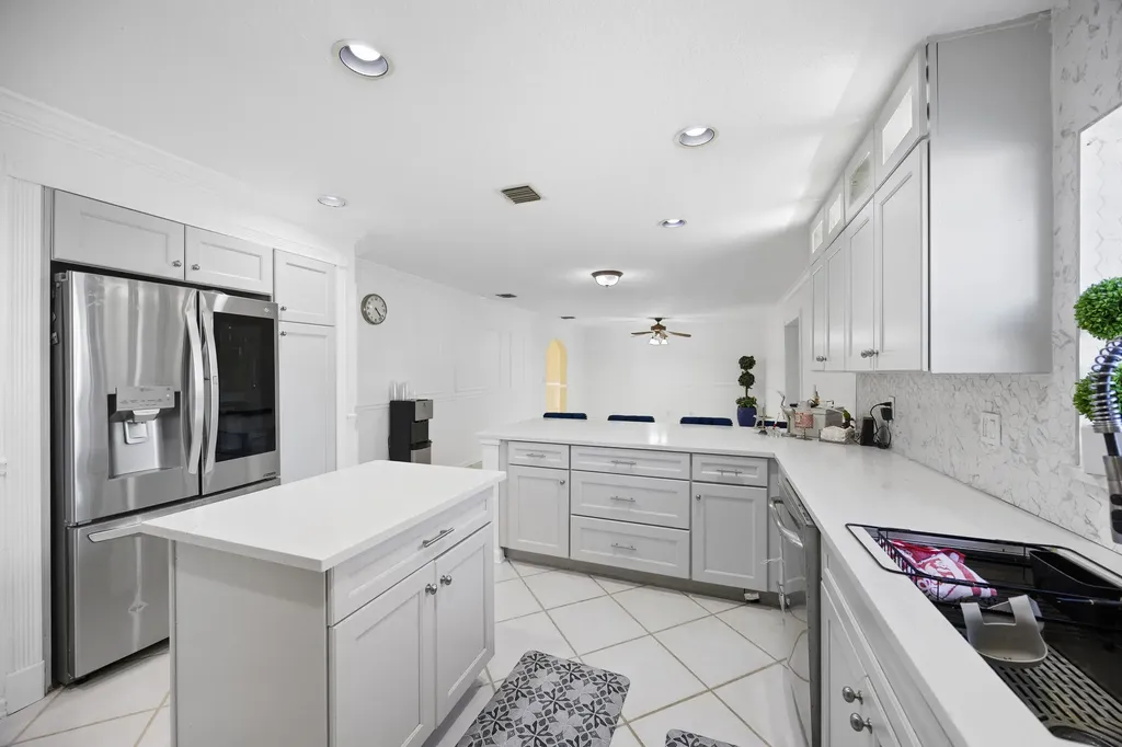 6934 Grapeview Boulevard Loxahatchee FL 33470
