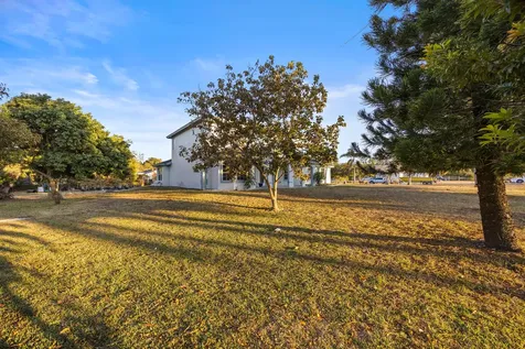 6934 Grapeview Boulevard Loxahatchee FL 33470