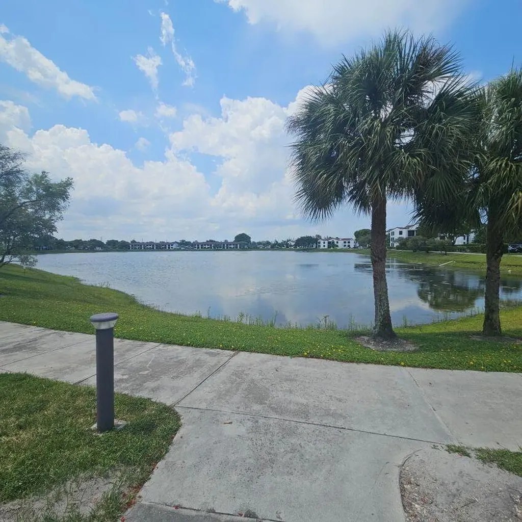 204 Lake Pointe Drive Oakland Park FL 33309