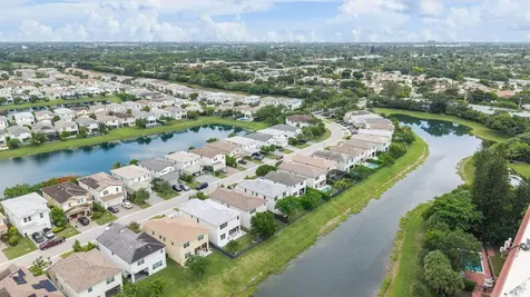 1070 Veleiros Boulevard Deerfield Beach FL 33064