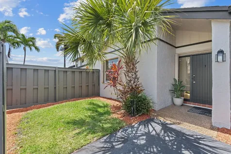 2247 Deer Creek Woodlands Way Deerfield Beach FL 33442