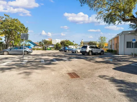 2130 NW 37th Street Miami FL 33142