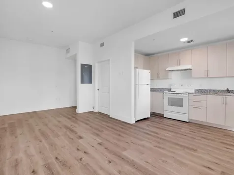 2130 NW 37th Street Miami FL 33142