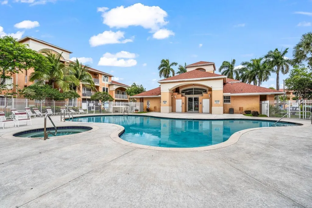6900 SW 39th Street Davie FL 33314
