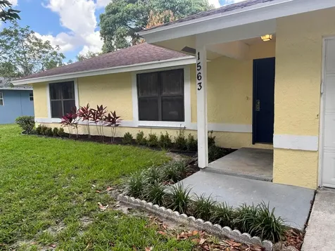1563 40th Street West Palm Beach FL 33407