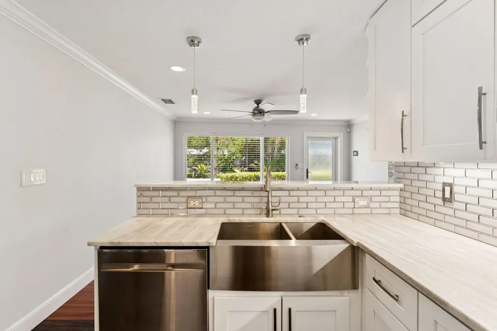 1660 NE 31st Court Pompano Beach FL 33064